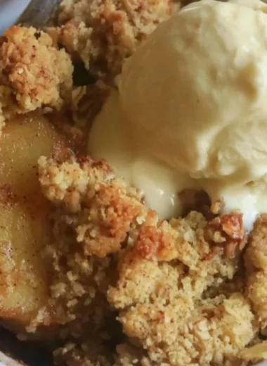 Sugar Free Apple Crisp with fresh apples and a crunchy topping