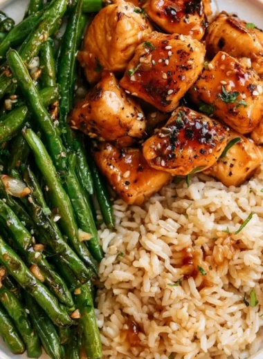 Honey Garlic Chicken served with fresh green beans