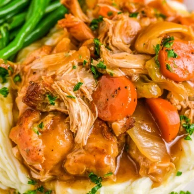 Delicious slow cooker chicken pot roast with vegetables and herbs